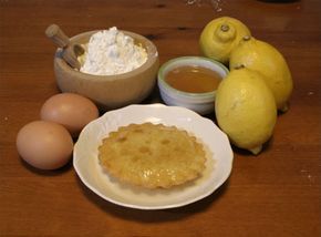 Le Seadas O Sebadas Sono Un Dolce Tipico Della Tradizione Sarda Prodotto In Tutte Le Zone Della Sardegna Con Origine Alimentation Gateaux Et Desserts Dessert