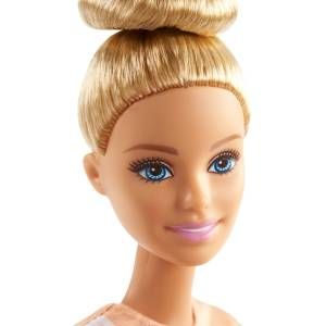 Una muñeca Barbie Gimnasta rítmica superflexible con mazas! | Barbie, Gimnastas, Barbie quiero ser