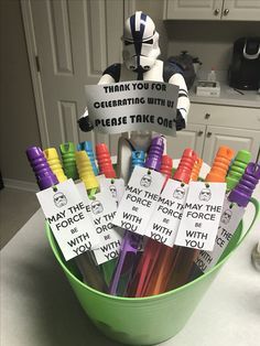 Want To Know How Throw An Awesome Budget Star Wars Party Resultado De Imagen Para Star Wars Party Ideas