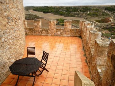 Bargain Friday Bare Bones But Breathtaking Right In The Heart Of El Ribera Del Duero Prime Spanish Wine Count In 2020 Spanish Wine Country Wine Country Spanish Wine