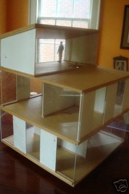 rotating dollhouse display table