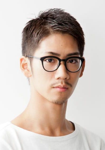 メガネが似合う髪型 メンズ 眼鏡 ヘアスタイルを種類別で解説 ヘアスタイルマガジン パーマ セット 髪型 メンズ ヘアスタイル メガネが似合う髪型 メンズ 眼鏡 ヘアスタイルを種類別で解説 ヘアスタイルマガジン パーマ セット 髪型 メンズ ヘアスタイル