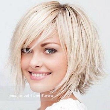 Frisuren Mittellang Stufig Fransig Mit Brille Mittellange Haare Frisuren Damen Schulterlanges Haar Mit Pony Frisuren Mittellanges Haar Rundes Gesicht