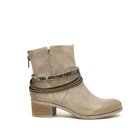 De 80+ beste afbeeldingen van SPM | pumps, sneaker, schoenen Stoere enkellaarzen van het merk SPM, model KA12603147