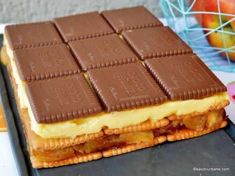 Prajitura cu biscuiti si mere