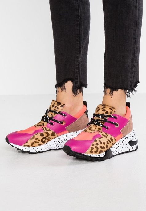Círculo de rodamiento colgante Mil millones Pin by Catherine Trull on Shoes | Lace up shoes, Steve madden, Sneakers Círculo de rodamiento colgante Mil millones Pin by Catherine Trull on Shoes | Lace up shoes, Steve madden, Sneakers
