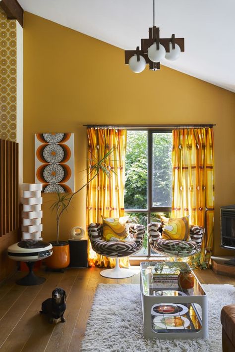 Sunshine yellow color in interiors: How to dose it for maximum effect