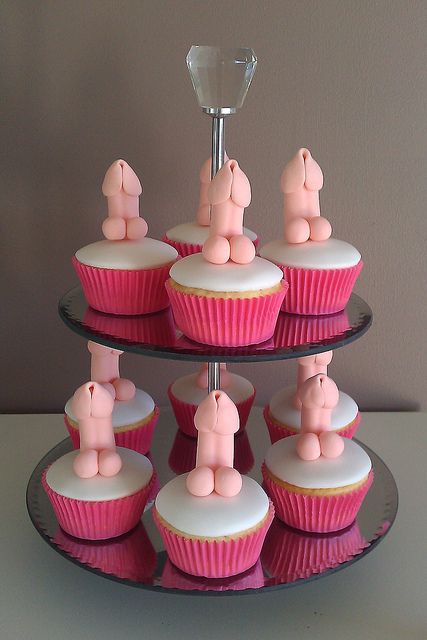 Cupcake Set Penis - kosárkák és felszúrók 48 db