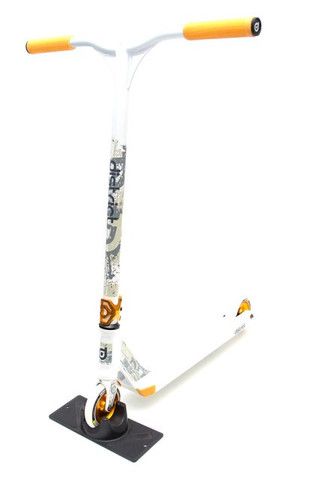 District Custom Limited Edition Complete Pro Scooter White Yellow District Custom Limited Edition Complete Pro Scooter White Yellow