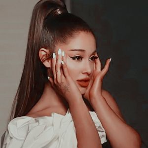 Pin em Ariana Grande ♡