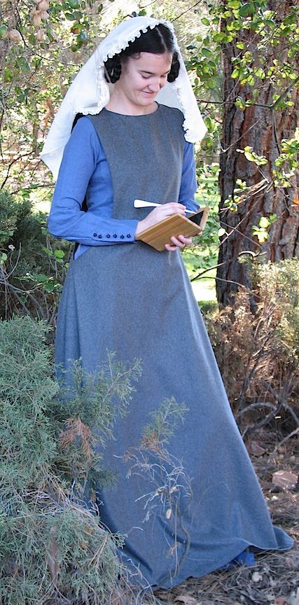 Medieval-LARP-Re enactment LADIES BLUE SURCOTTE & KIRTLE DRESS All Sizes Medieval-LARP-Re enactment LADIES BLUE SURCOTTE & KIRTLE DRESS All Sizes