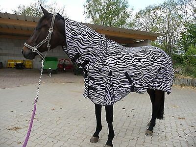 Regendecke-Fliegendecke für die Koppel NEU 145 cm mit Halsteil Regendecke-Fliegendecke für die Koppel NEU 145 cm mit Halsteil