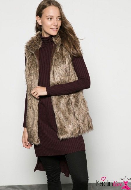 Bershka Sik Kurklu Yelek Modelleri Kadinlive Com Moda Stilleri Moda Trendleri Tasarimci Giyim