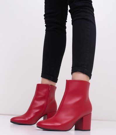 Bota feminina Marca: Satinato Material: Sintético Salto em bloco Cano médio Material: Sintético … | Botas vermelhas, Botas femininas, Estilo de sapatos