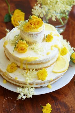 Lass Uns Mit Meghans Und Harrys Holunder Zitronen Hochzeitstorte Feiern Jenny Is Baking Rezept Hochzeitstorte Rezept Hochzeitstorte Backen Kuchen Ausgefallene