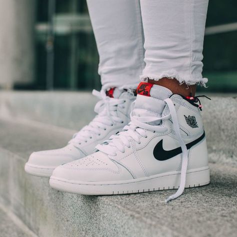 Die 107 besten Bilder zu Sneaker | Schuhe, Nike schuhe Die 107 besten Bilder zu Sneaker | Schuhe, Nike schuhe