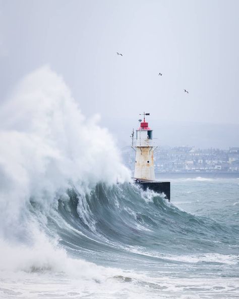 900 Ideas De Fars En Tempesta Stormy Lighthouse En 2021 Faro Faro De Luz Imágenes De Faros