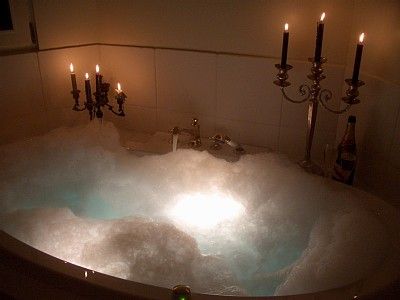 Bubbly A Bubble Bath Baths Hottubs Showers Bubbly A Bubble Bath Baths Hottubs Showers Pinterest And Wine