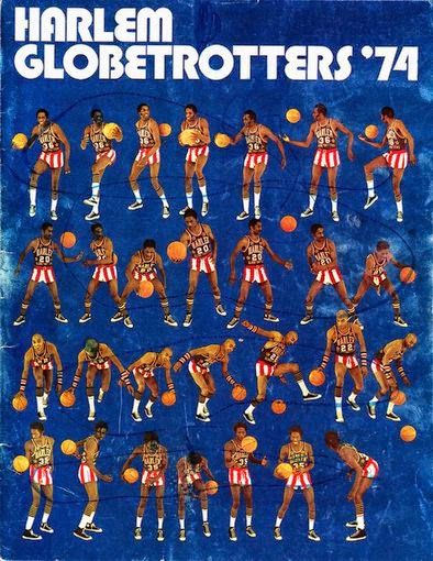 1982 HARLEM GLOBETROTTERS 8X10 TEAM PHOTO