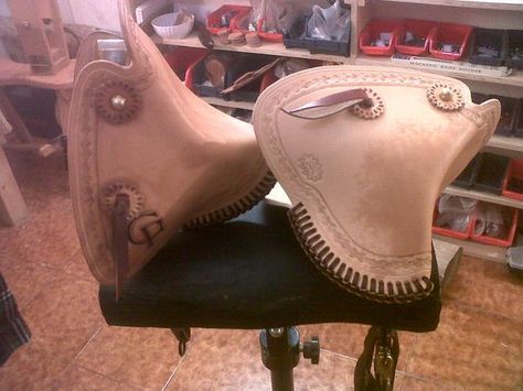 NRS Adult Size Monkey Nose Tapaderos