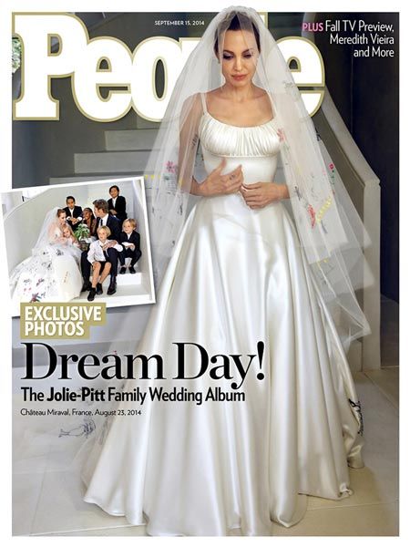 Angelina Jolie Erstes Foto Von Ihrem Brautkleid Einzigartiger Brautkleid Hochzeitskleid Bilder Kleid Hochzeit