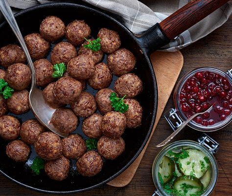 gräddstuvade vegetariska köttbullar gräddstuvade vegetariska köttbullar