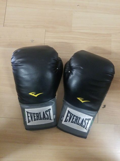 Black Everlast Pro Style Full Mesh Palm Training Boxing Gloves Size 14 Ounces