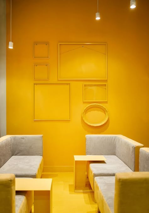 Sunshine yellow color in interiors: How to dose it for maximum effect