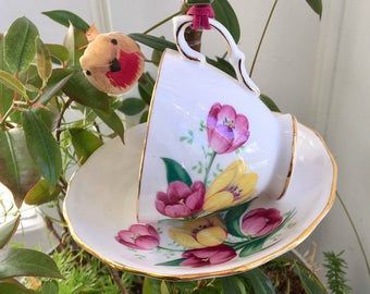 Teacup Candle Vintage Tea Cup POINSETTIAS /& RIBBONS Teacup Candle Hostess Gift Place Card Idea Scented Candle Bridal Party Gift