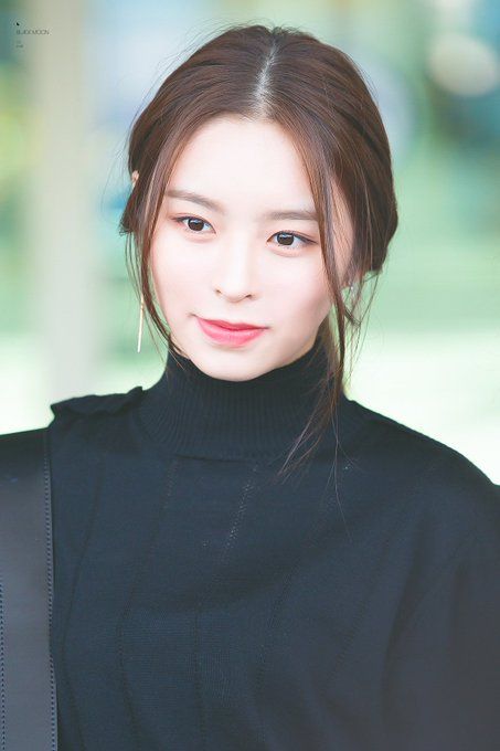 pin by suyeon ji on clc clc kpop girl groups kpop girls pin by suyeon ji on clc clc kpop girl groups kpop girls
