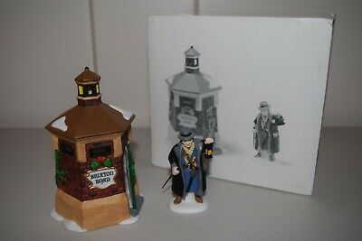 2007 Walking Along Village Figurine