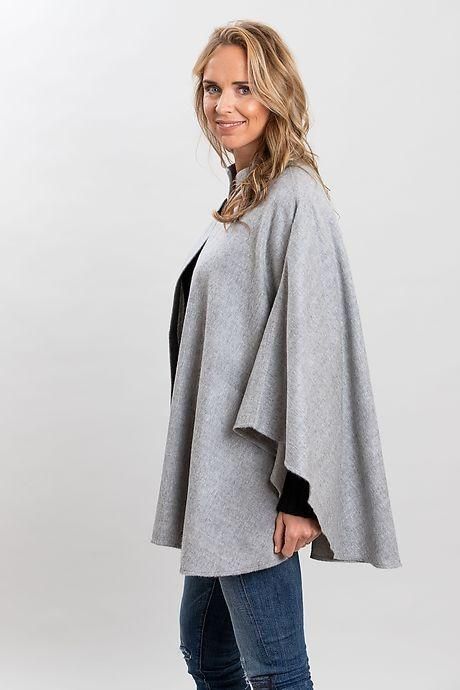 Cape Huaraz Gris Argente Bellepaga En 2021 S Habiller Tenue Cape