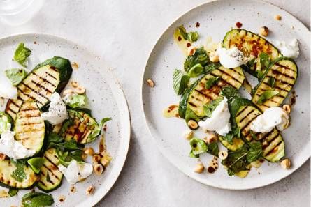 Pin op Salades Smokey asperge tomaatsalade met feta Recept Allerhande