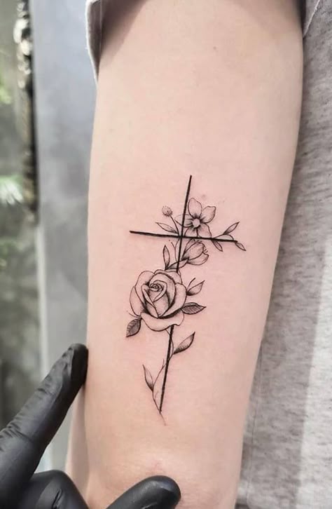 26 Brustbein tattooIdeen brustbein tattoo, tätowierungen, tattoo ideen