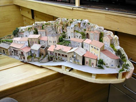 29 meilleures images du tableau Village | Modelisme train, Maquette
