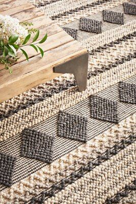 Alfombra Nilgiri Charcoal Leroy Merlin Alfombras Alfombras De Lana Alfombra Geométrica
