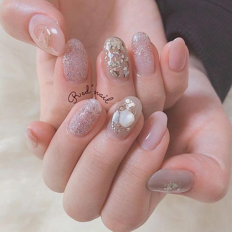 夏っぽ可愛いシェルネイル 上品だけど華やかなネイルデザイン8選 ネイルデザイン 上品ネイル ネイル 夏っぽ可愛いシェルネイル 上品だけど華やかなネイルデザイン8選 ネイルデザイン 上品ネイル ネイル