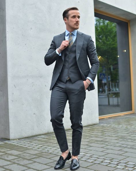 Can You Wear A Suit For New Year Eve?