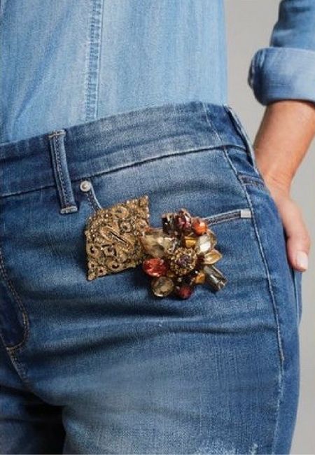are brooches in fashion