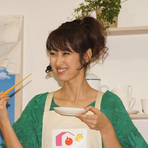 新妻聖子が可愛い!カップや身長体重は?結婚はしてる?画像あり