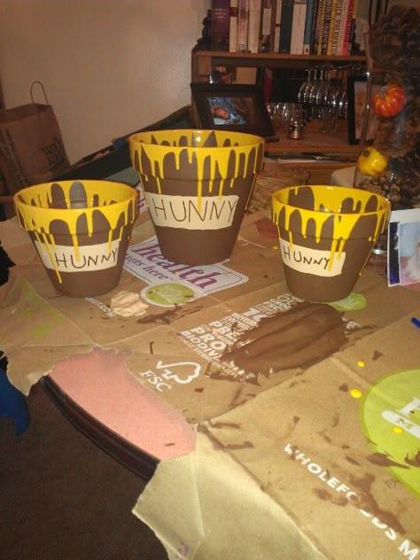 Birthday hunny pots for Winnie the Pooh birthday party! craft - winnie pooh küche Birthday hunny pots for Winnie the Pooh birthday party! craft - winnie pooh küche