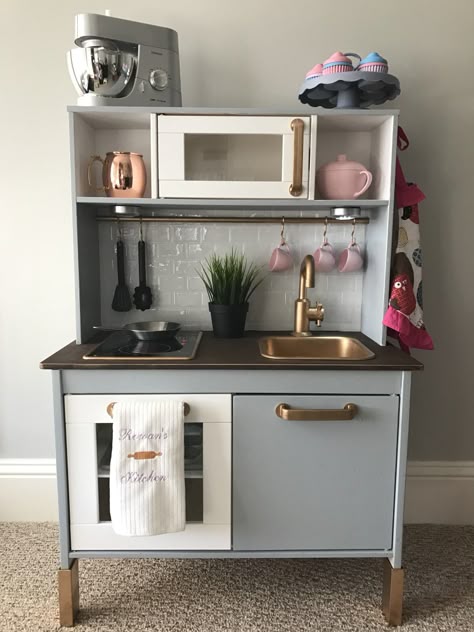 Glammed up Ikea play kitchen - #ikeahack Because It\u0027s Awesome One - küchen ikea gebraucht Glammed up Ikea play kitchen - #ikeahack Because It\u0027s Awesome One - küchen ikea gebraucht