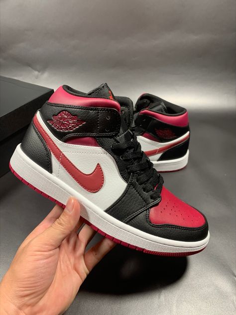 bred toe aj 1