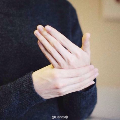 啧啧啧 手控怪我咯 Hands Hand Veins Beautiful Hands 啧啧啧 手控怪我咯 Hands Hand Veins Beautiful Hands