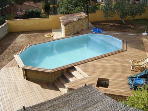 Aménagement paysager contemporain du0027une cours arrière avec piscine - comment poser des dalles autour d une piscine Aménagement paysager contemporain du0027une cours arrière avec piscine - comment poser des dalles autour d une piscine