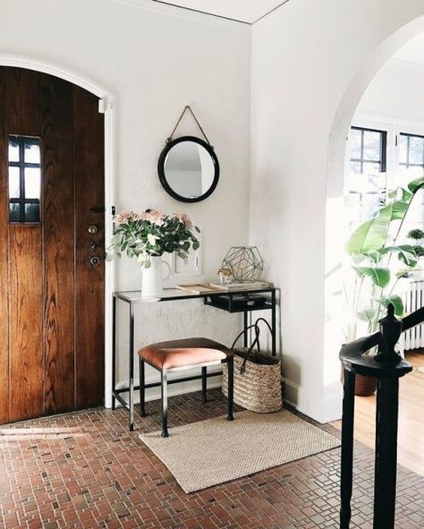 Ideas para tener una mesa estilo consola en el recibidor | Mixing