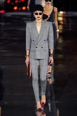 Épinglé sur Fashion week SS22