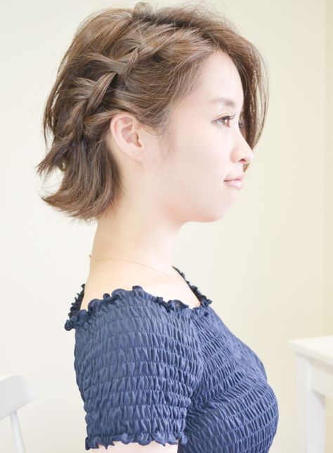 ワンサイド編み込みゆるふわアレンジ 髪型ボブ ボブ 編み込み ヘアスタイル ヘアスタイリング ワンサイド編み込みゆるふわアレンジ 髪型ボブ ボブ 編み込み ヘアスタイル ヘアスタイリング