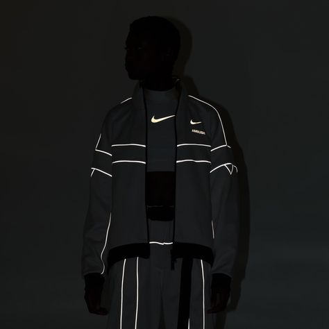 Nike HyperShield Flash Men's Running Jacket hologram light Nike HyperShield Flash Men's Running Jacket hologram light