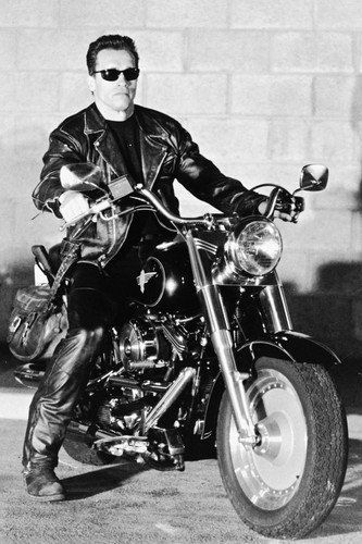 Arnold Schwarzenegger Terminator 2 Gun 11x17 Mini Poster Arnold Schwarzenegger Terminator 2 Gun 11x17 Mini Poster